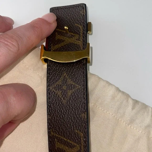 SOLD! Loui Vuitton Reversible Belt Size 75 - Picture 4 of 8